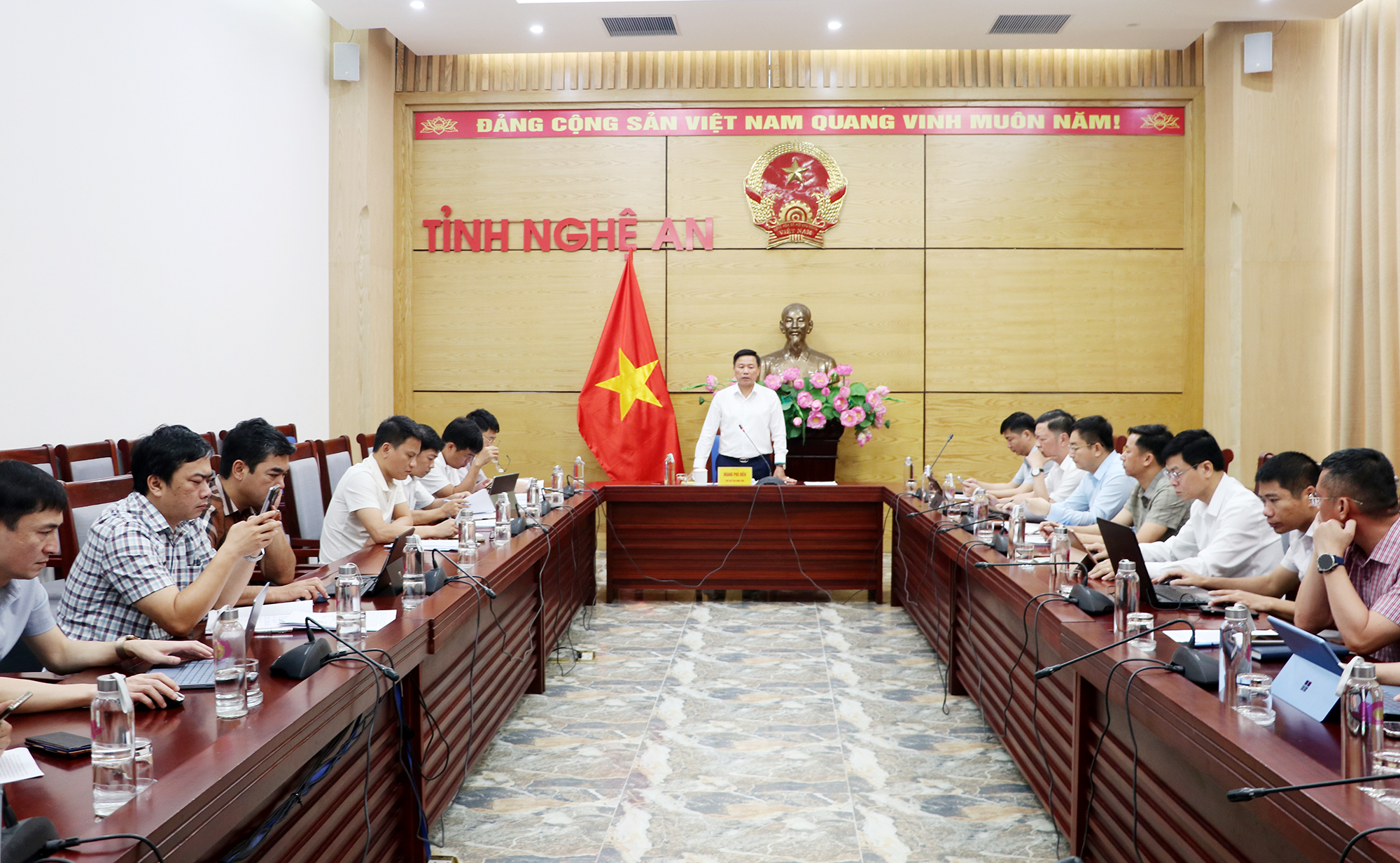 Anh-tin-bai